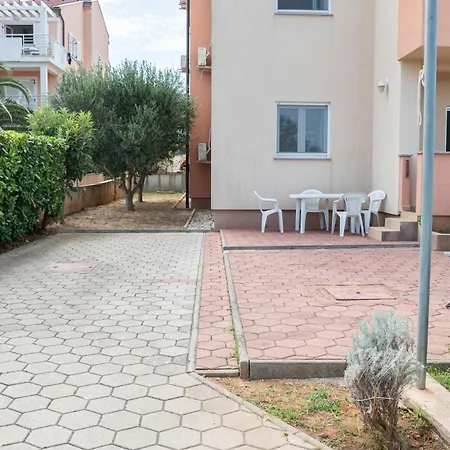 Zora Apartman Dobropoljana