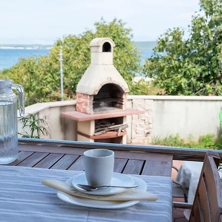 Zora Apartman Dobropoljana